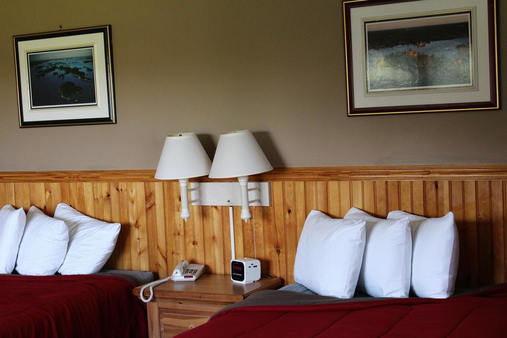 Stone Fence Resort Огденсбург Экстерьер фото