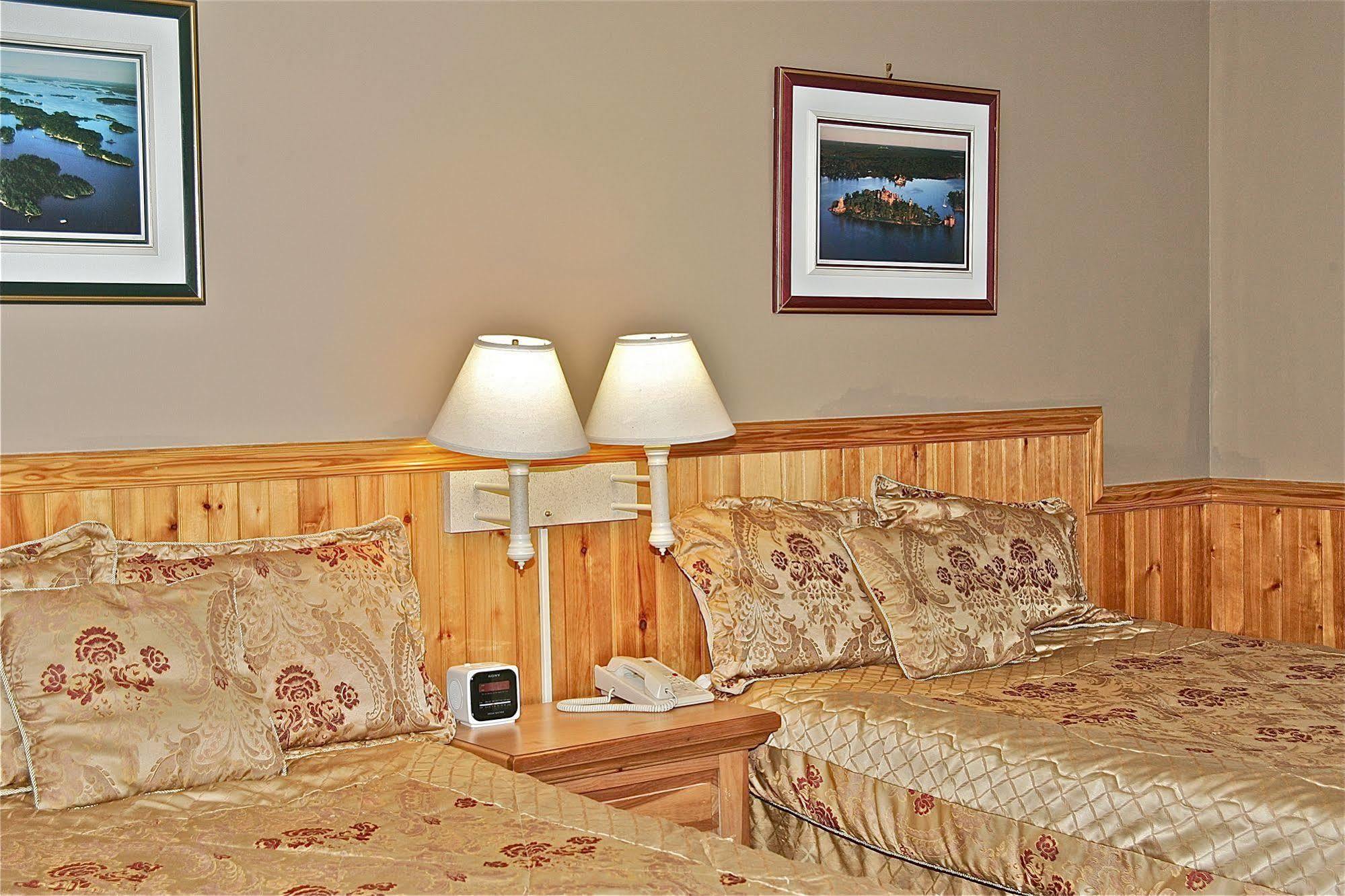 Stone Fence Resort Огденсбург Экстерьер фото