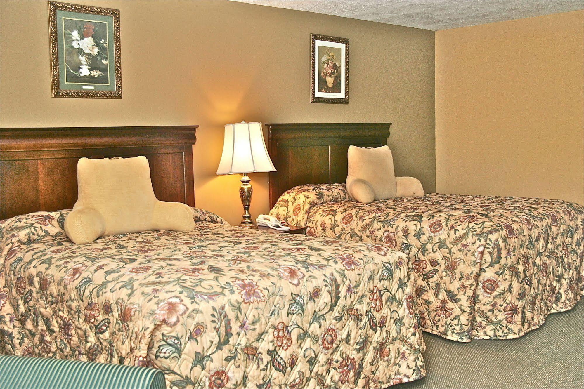 Stone Fence Resort Огденсбург Экстерьер фото